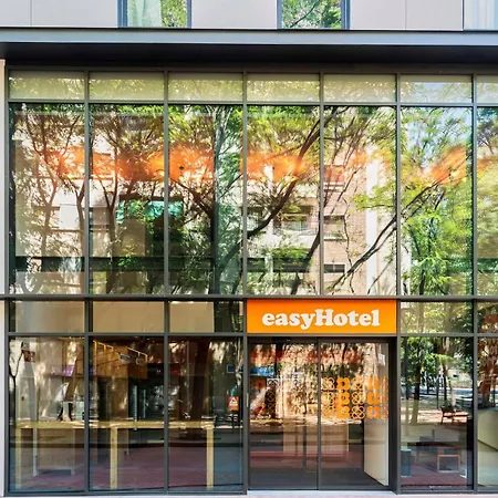 easyHotel Barcelona La Sagrera-3